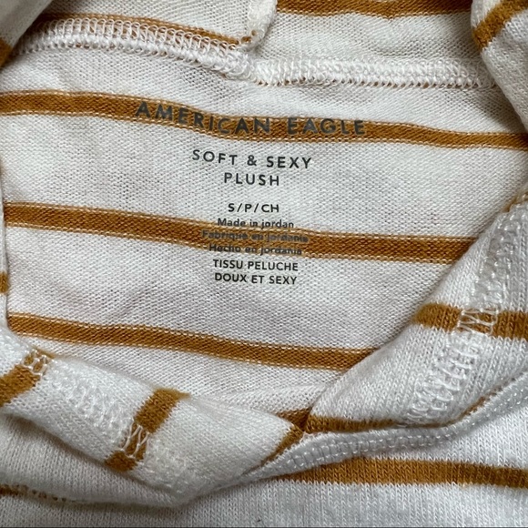 American Eagle Soft Sweatshirt - Picture 2 of 2